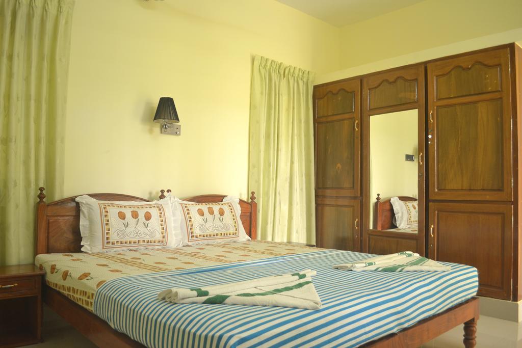 Ganesh Ayurveda Holiday Home Bed And Breakfast Kovalam Exterior photo