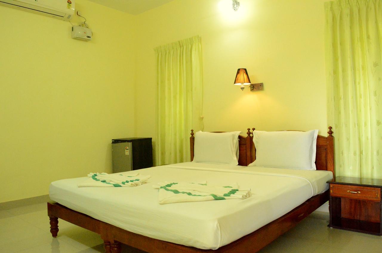 Ganesh Ayurveda Holiday Home Bed And Breakfast Kovalam Exterior photo
